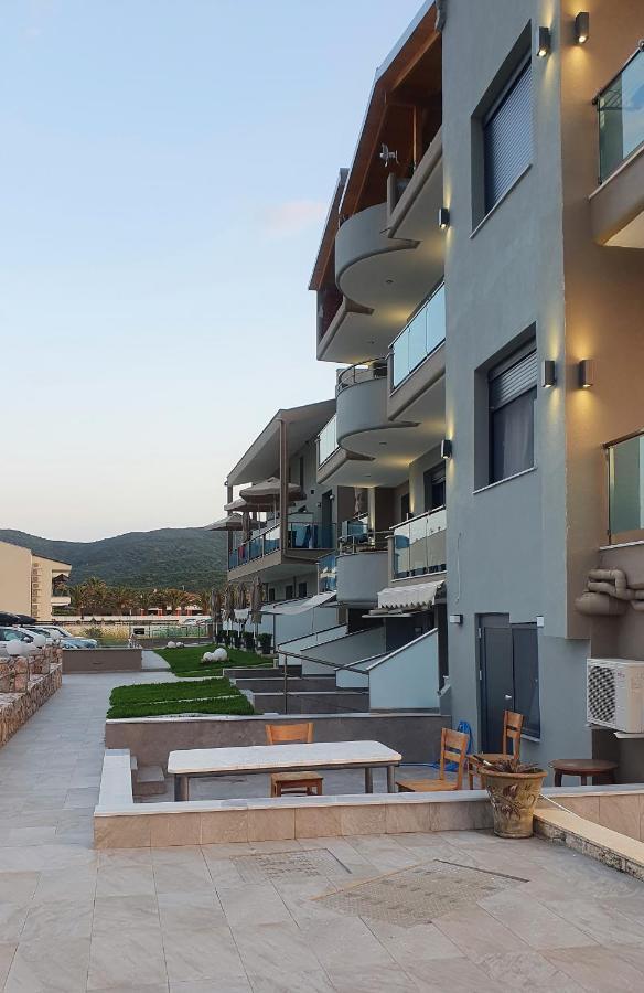Vrahakia Beach Sarti Ngoại thất bức ảnh