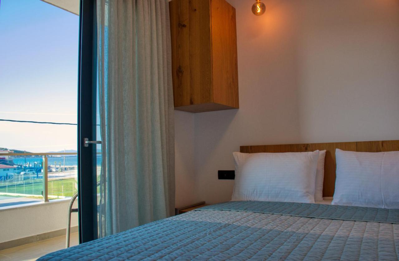 Vrahakia Beach Sarti Ngoại thất bức ảnh